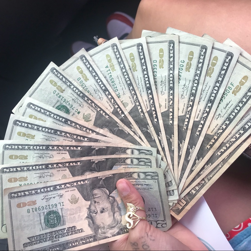 Meet your Posher, Alyssa